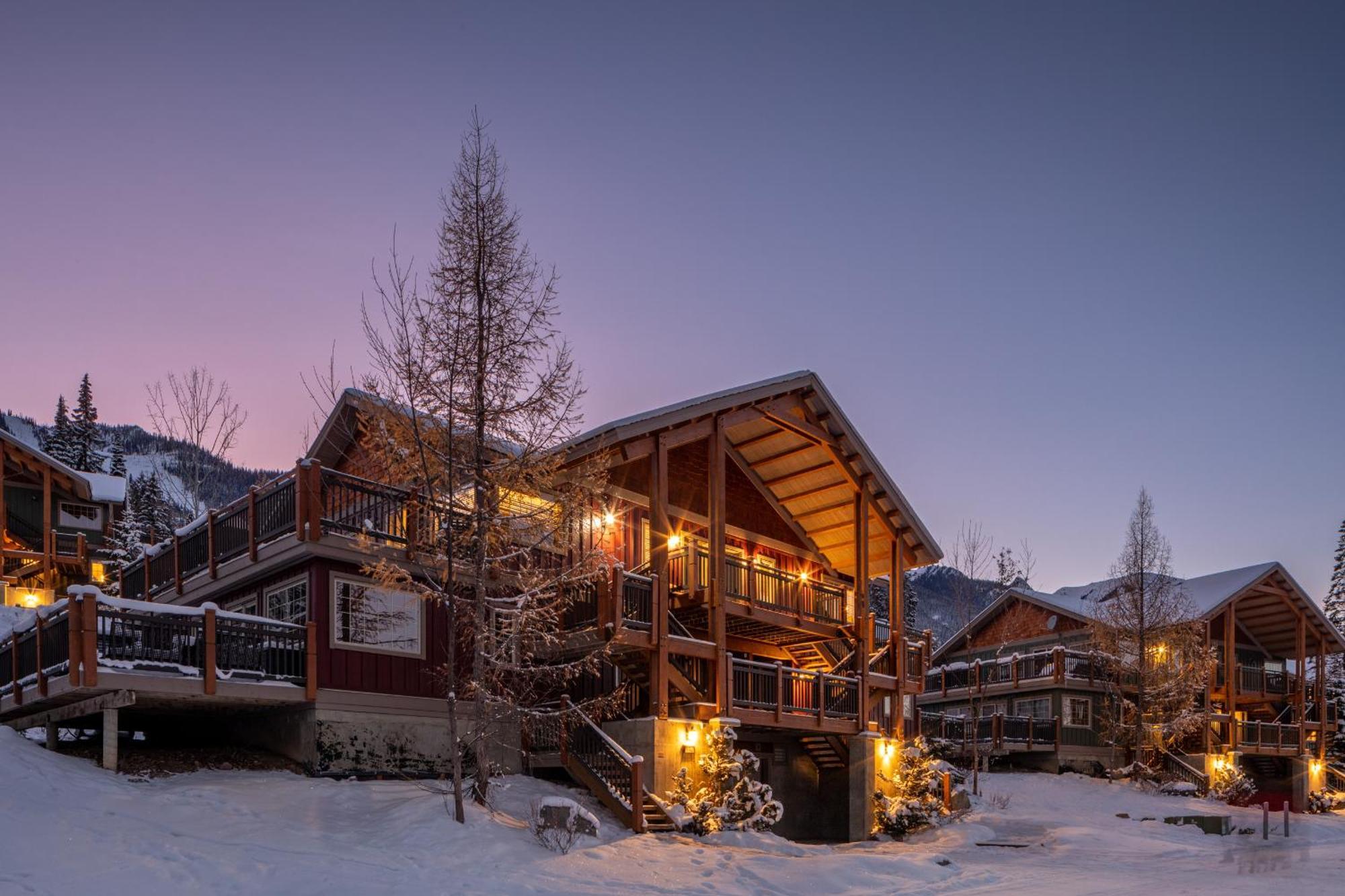 Lush Mountain Accommodations Голден Экстерьер фото